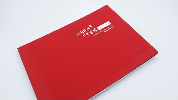畫冊(cè)印刷，企業(yè)展示品牌介紹產(chǎn)品的必備工具-古得堡印刷